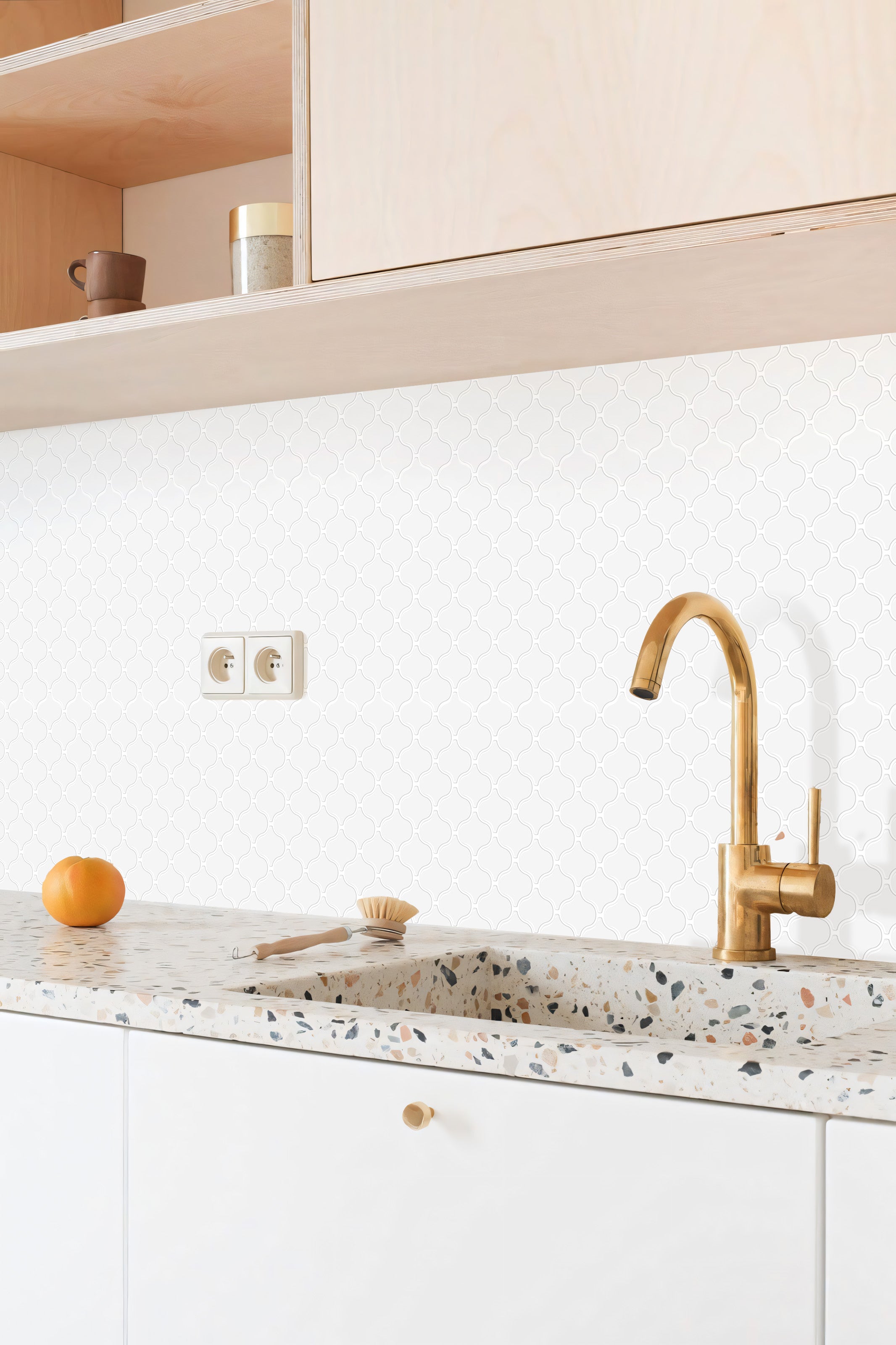 MORCART MT1600 Arabesque wall tiles, factory oak kitchen reference